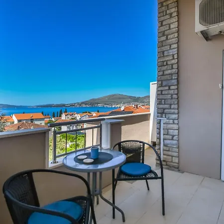 Apartments Makakada Trogir Exterior photo