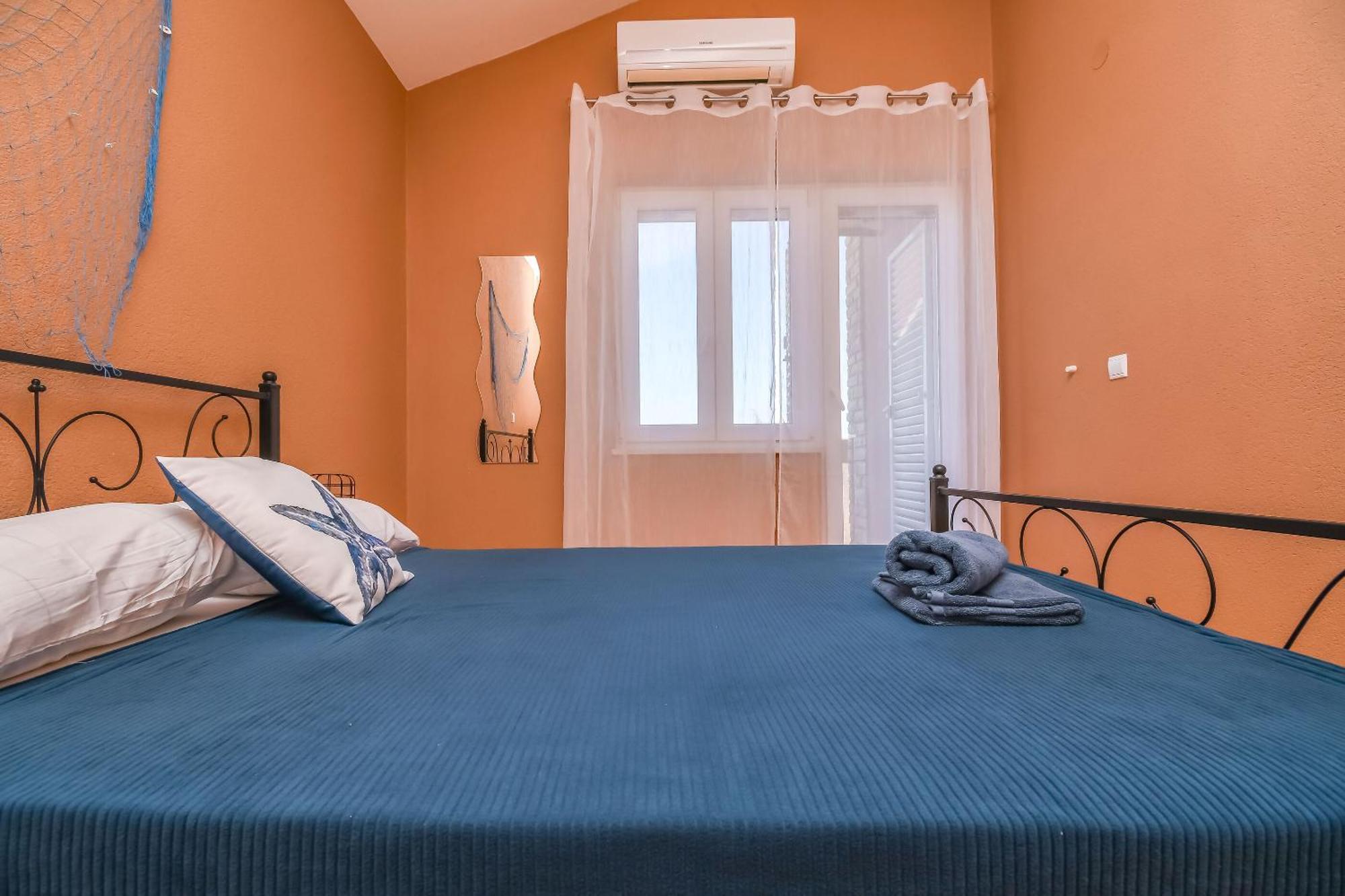 Makakada Trogir