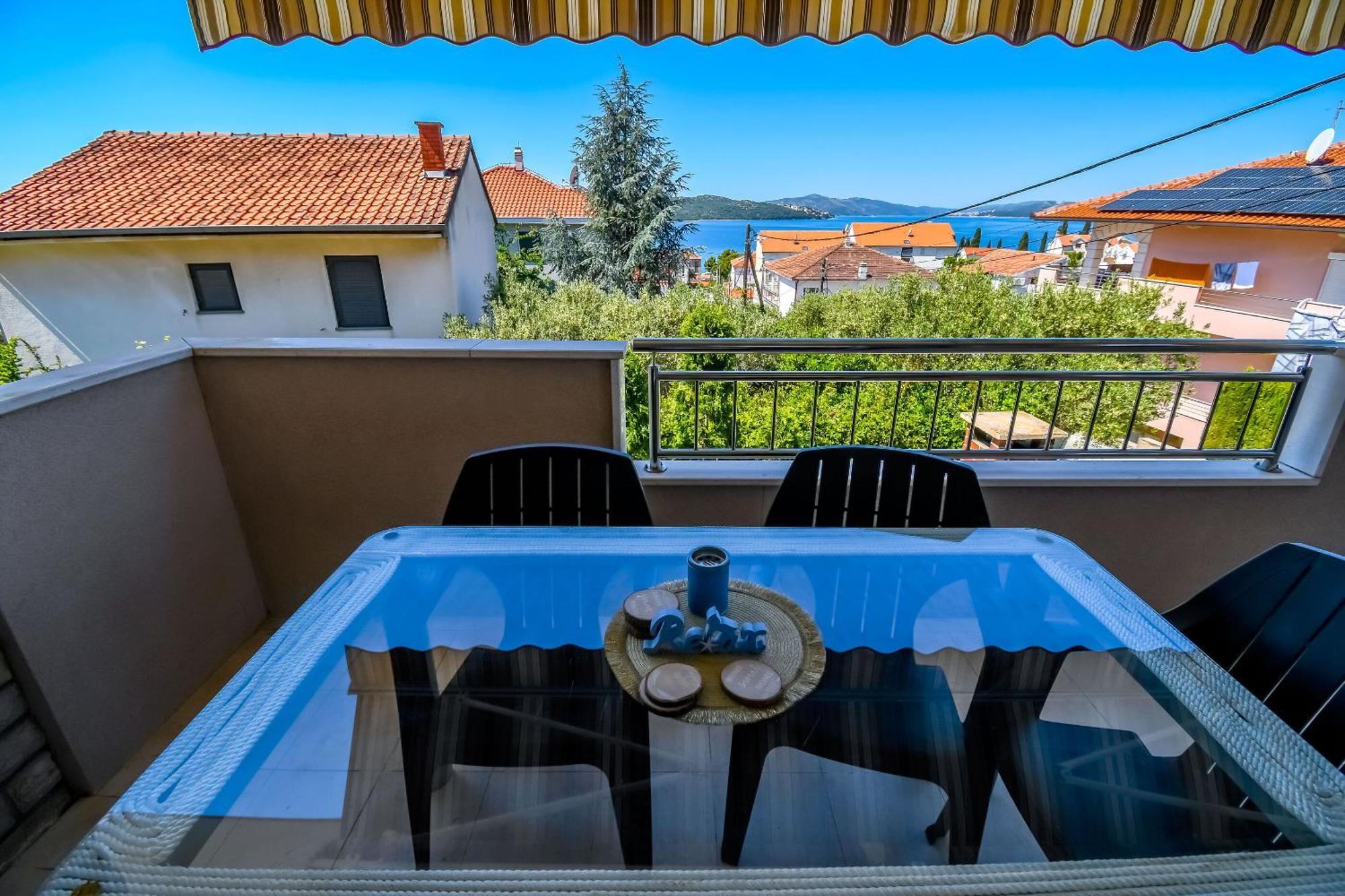 Makakada * Trogir