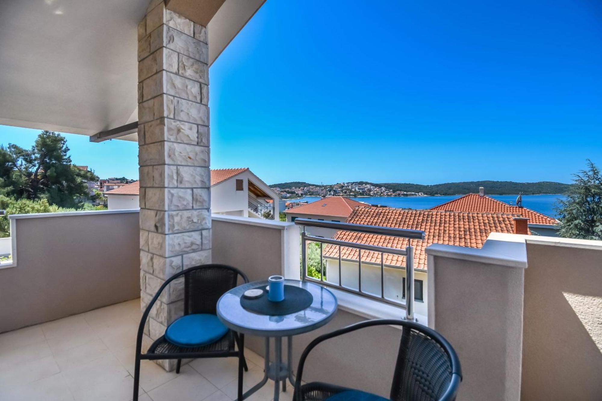 Makakada Trogir